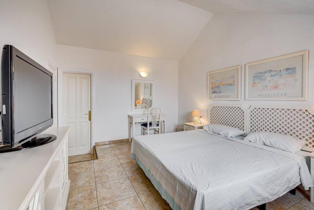 Royal Garden - 2 Bedroom Playa de las Américas Extérieur photo